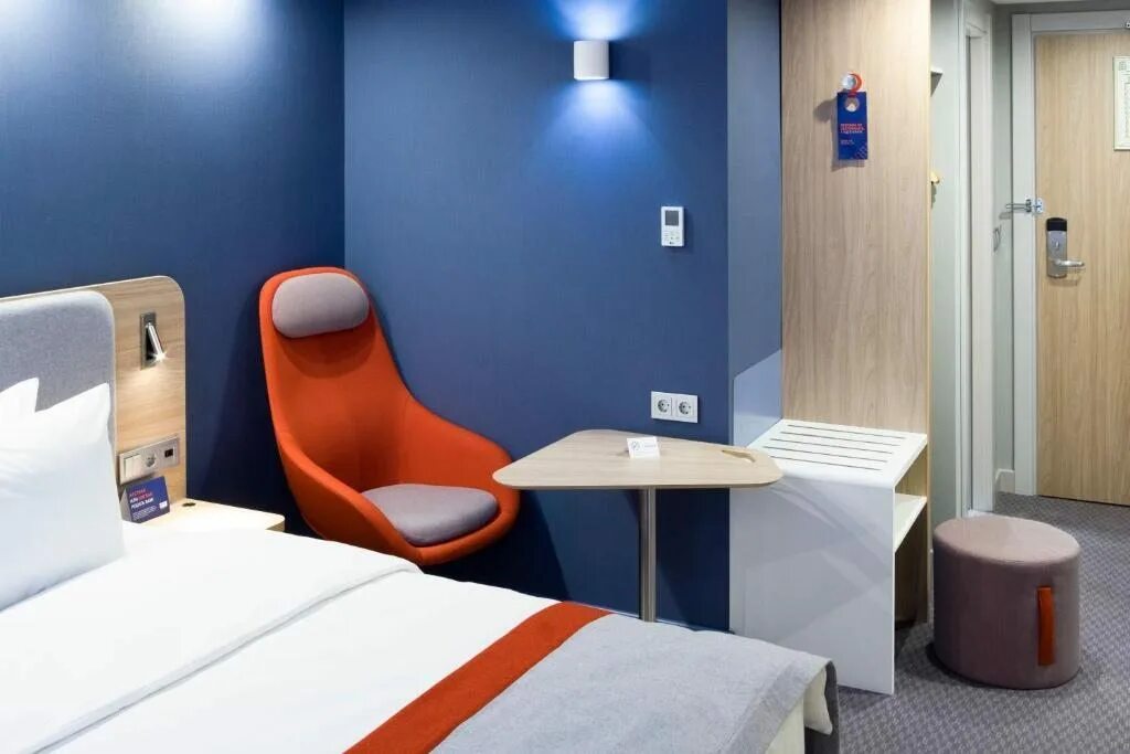 Гостиницы возле павелецкой москва. Holiday inn express moscow paveletskaya. отель cosmos smart dubininskaya москва. отель космос москва дубининская 33. отель cosmos paveletskaya hotel.