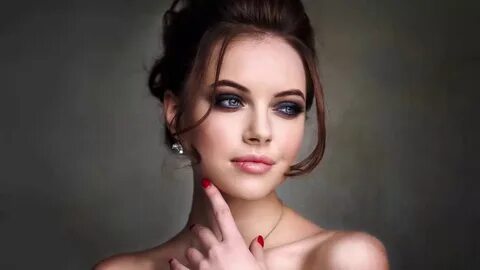 Какие у полины глаза