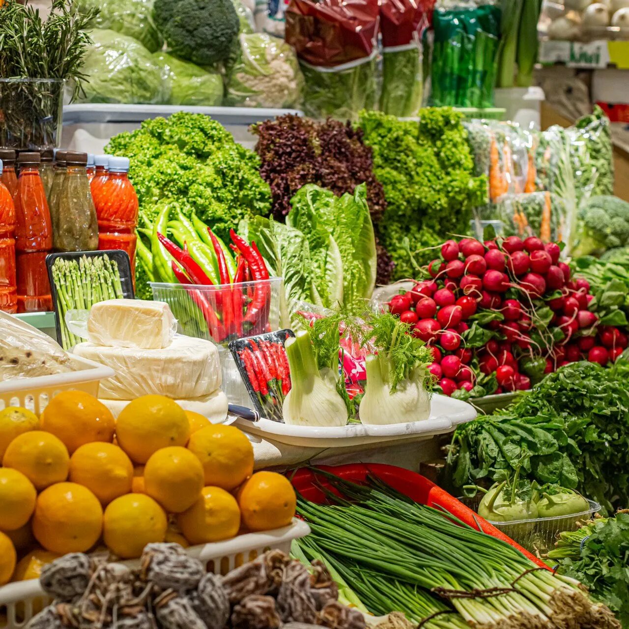 Самые дешевые продуктовые рынки. Овощной рынок. Овощи на рынке. Рынгоко. Продукты на рынке.