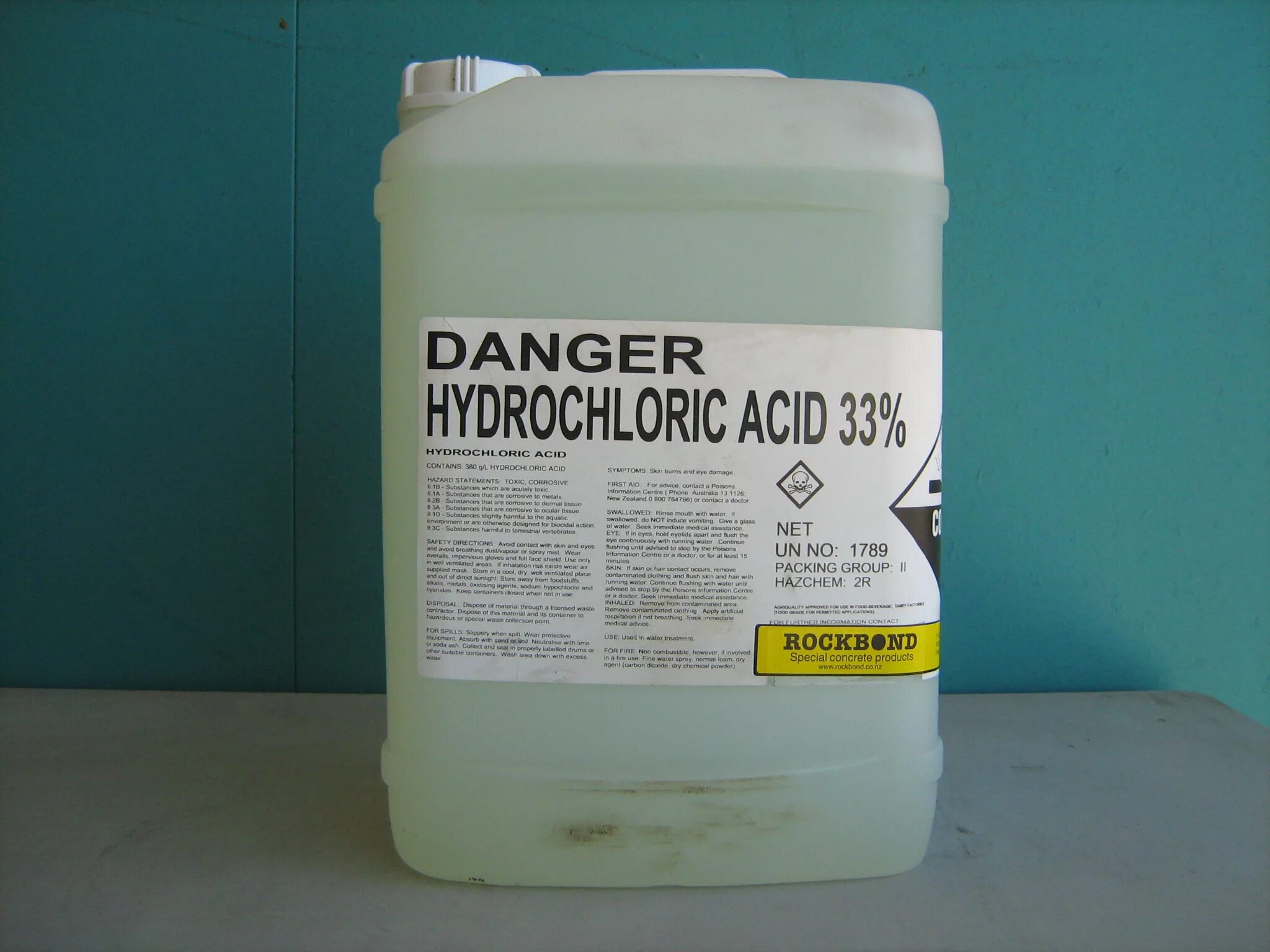 Раствор соляной кислоты hcl. Соляная кислота 36%. Концентрированная соляная кислота. Концентрат соляной кислоты. Техническая соляная кислота.