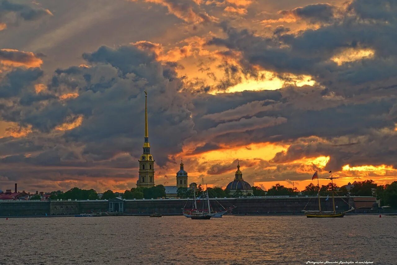 Санкт-Петербург закат. Закат в Питере.