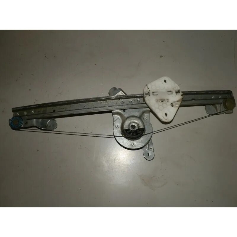 Электрический стеклоподъемник рено логан 2021. Реечные стеклоподъемники на рено логан 1. Стеклоподъемники рено логан 1 левый правый. Механический стеклоподъемник задний левый логан 1. Стеклоподъемник логан.