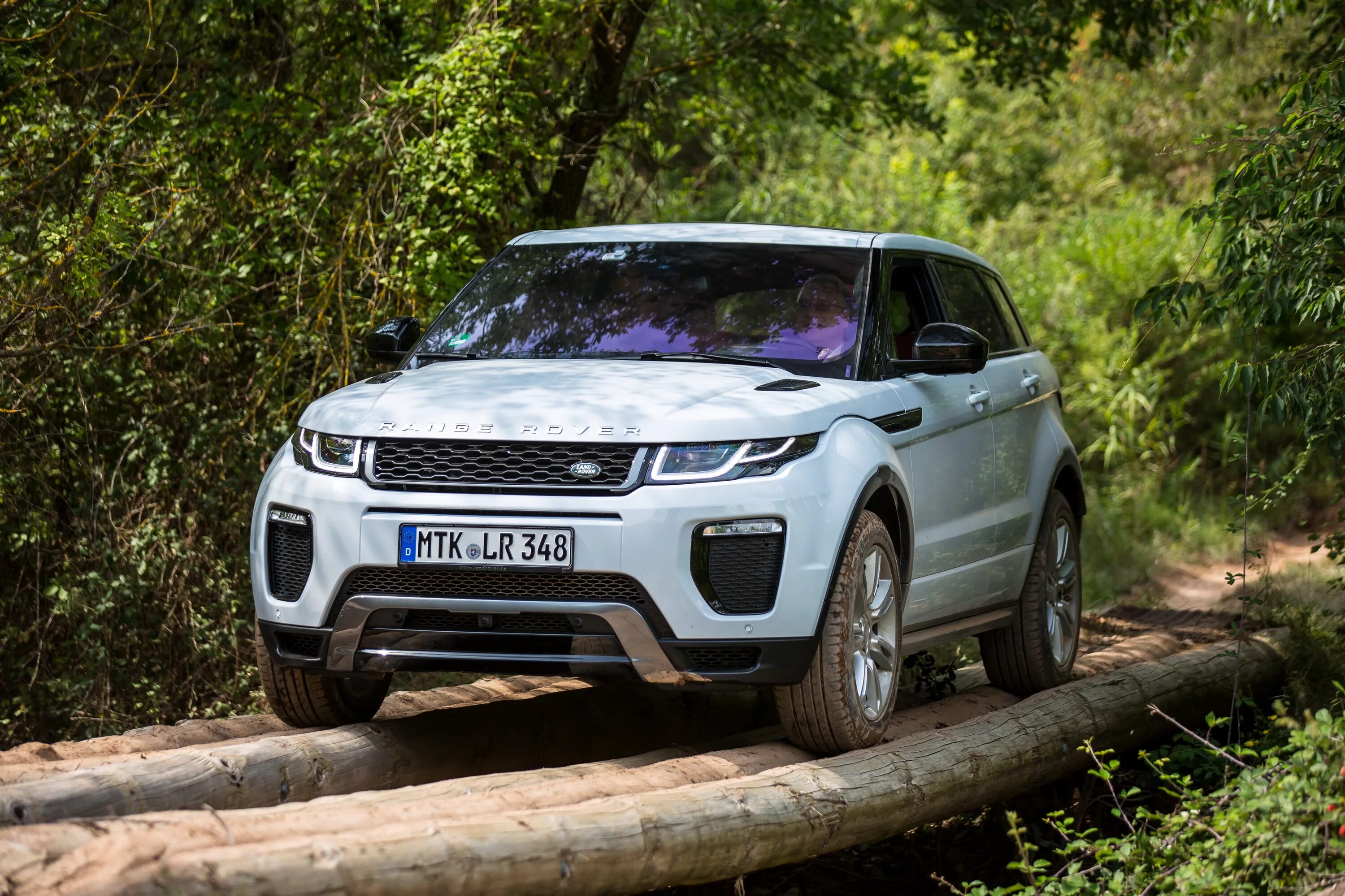 Range rover evoque 2015. Range rover evoque 2017 white. Range rover evoque 2015 белый. Land rover range rover evoque 2015. Land rover range rover evoque 2015.