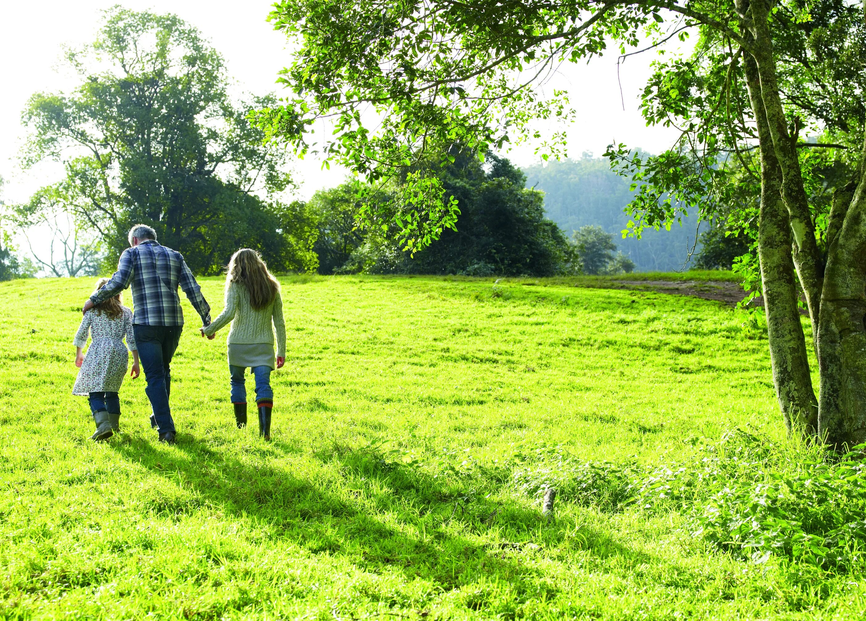 Дом, семья природа Эстетика. People in the countryside. Walking in the countryside. Countryside acres семья. People first lived in