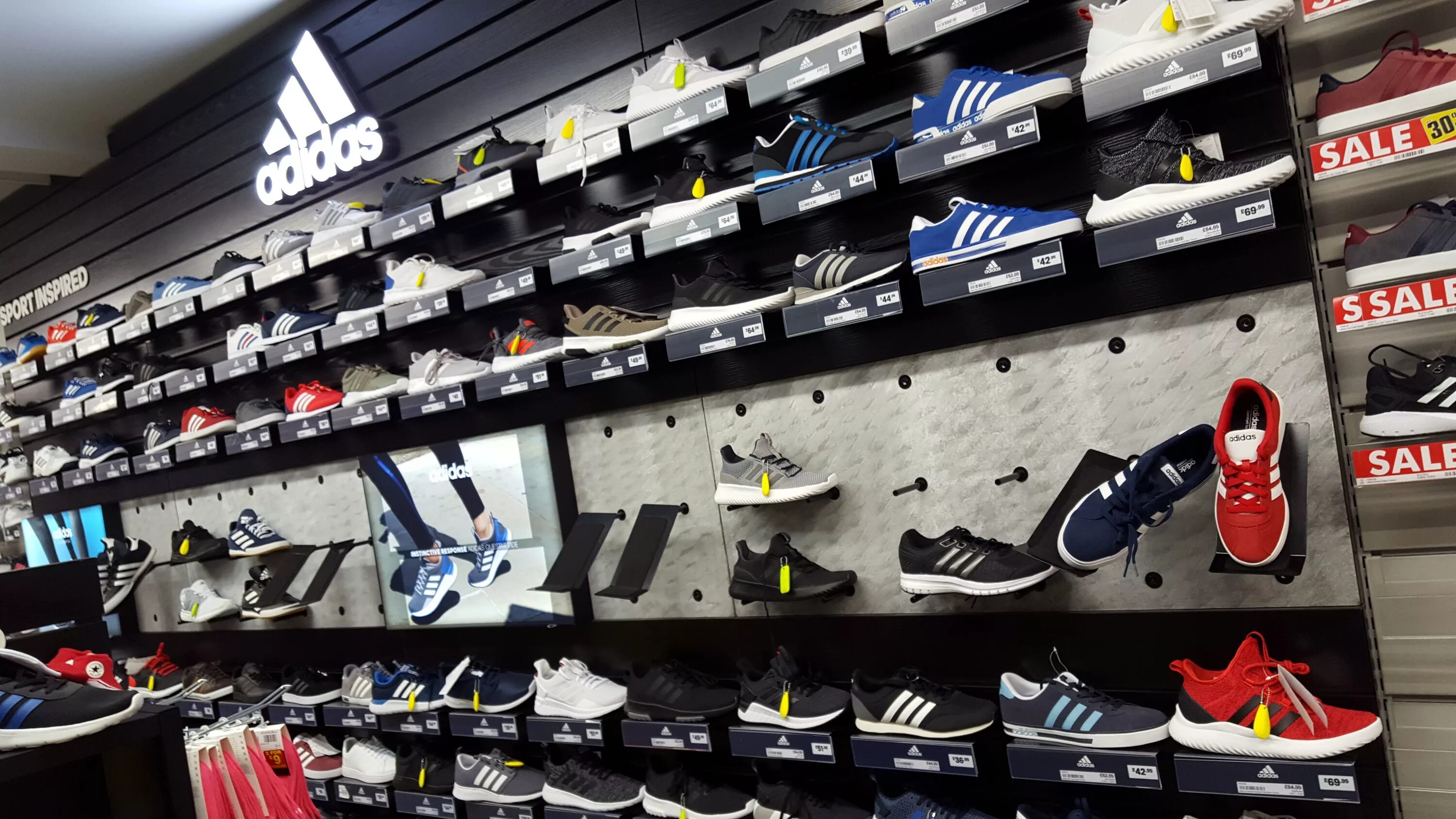 Adidas нижний новгород. Adidas дисконт интернет магазин. Красивый адидас. Красивый адидас. Дисконт адидас краснодар.