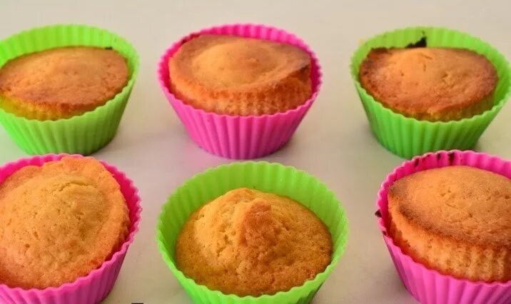 Как сделать кексы в духовке в формочках. Кексы в формочках в духовке. Сырные кексы в духовке. Как сделать кексы в духовке в формочках. Кексики в формочках.