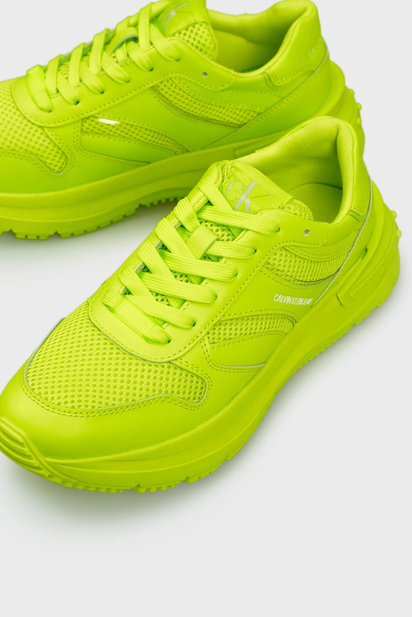 Баленсиага кроссовки 2020. Кроссовки баленсиага салатовые. Салатовые кроссовки. Зеленые кроссовки. Nike air max 90 hyperfuse green.