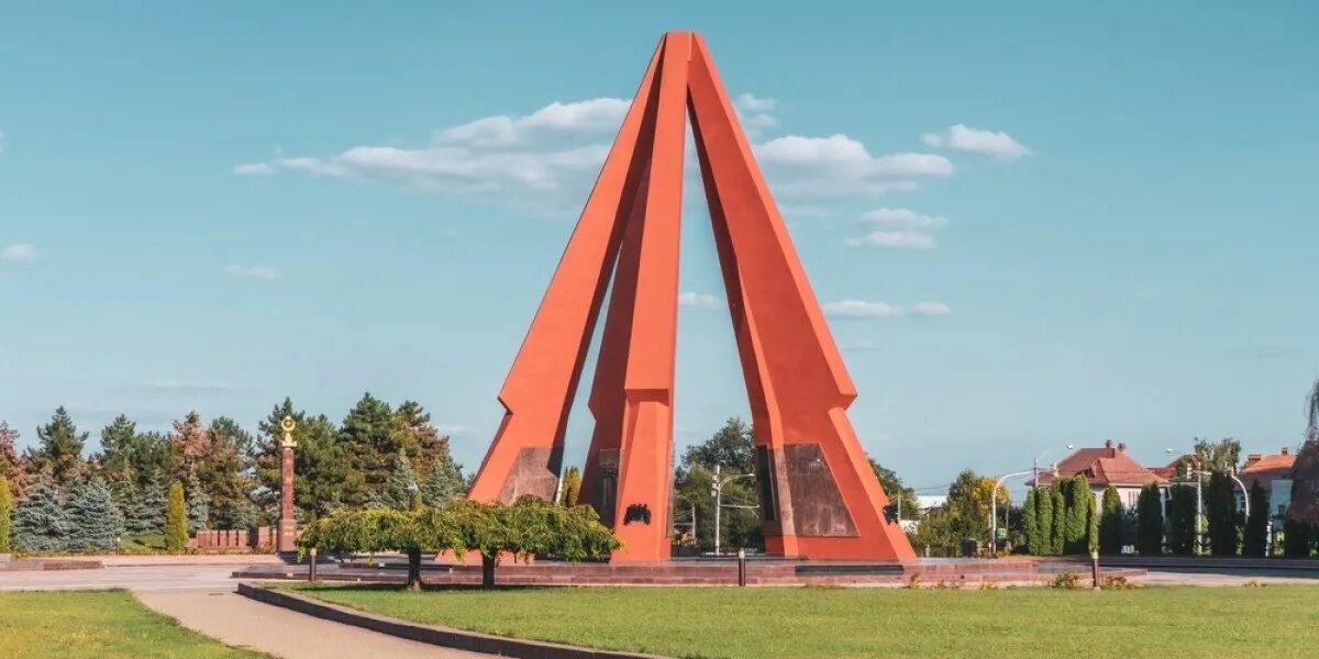 Кишинев событие. Мемориальный комплекс Кишинев. Кишинев мемориал вечность. Мемориальный комплекс eternitate Кишинёв. Мемориал 40 лет Победы Кишинев.