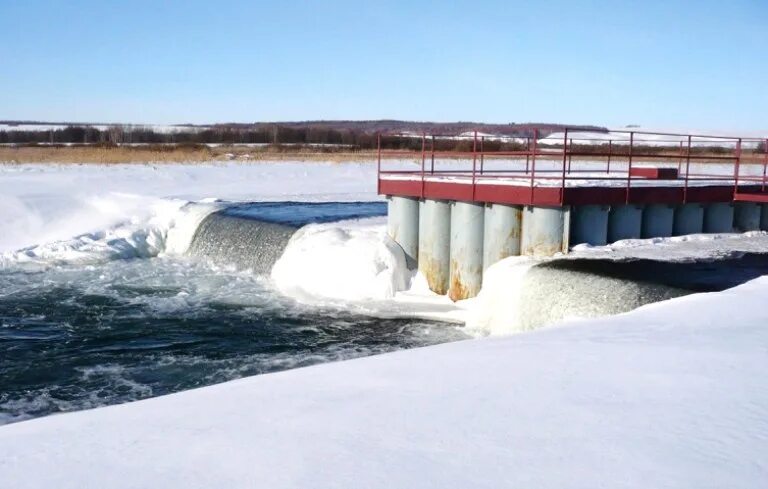 Новости сергиевского водохранилища. Сергиевск водяная дамба. Дамба Красноярка Сергиевский район. Плотина на реке сок. Сергиевская плотина.