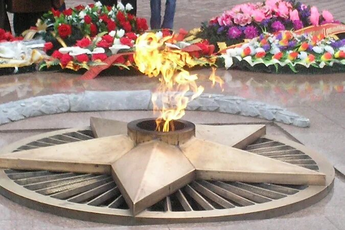воронеж город воинской славы памятник. воронеж город воинской славы памятник вечный огонь. вечный огонь в воронеже на площади победы. памятники воронежа вечный огонь. памятники воронежа вечный огонь.