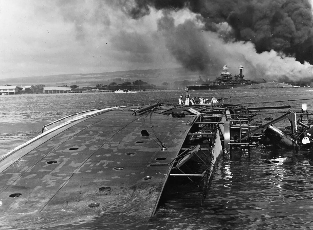 Перл харбор почему напали. Атака на «пёрл‑Харбор», 7 декабря, 1941. Атака Японии на пёрл-Харбор (7 декабря 1941 г. Нападение на пёрл-Харбор 1941. Пёрл-Харбор нападение Японии.