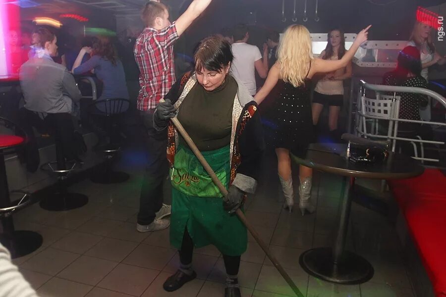 уборка фитнес центров. вакансии уборщица клуб. приглашаем на работу уборщицу реклама. уборка спортзала. вакансии уборщица клуб.