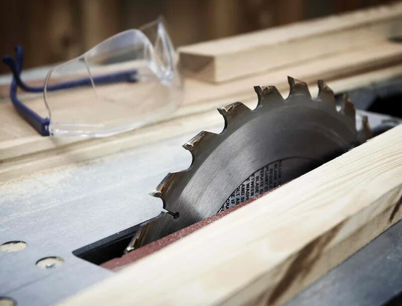 Пили дисковые по дереву. Table saw циркулярка. Циркулярная пила из дисковой пилы. Стол для циркулярки. Циркулярка ручная дереву.