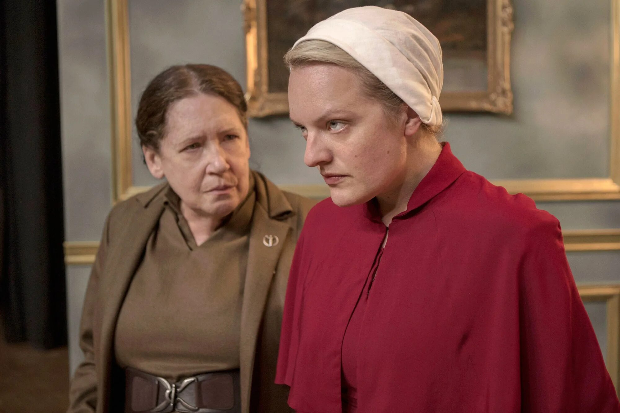 Элизабет ризер рассказ служанки. Дата выхода служанки. The handmaid's tale сериал. Миссис уотерфорд актриса. Рассказ служанки турецкий сериал.