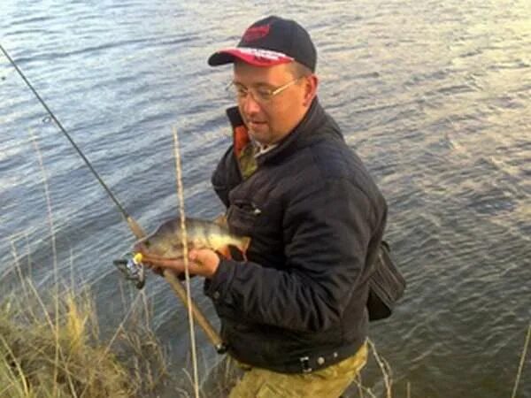 Рыбаки рубцовска. Чаша рубцовск рыбалка. Речка склюиха алтайский край рубцовский район. Рыбалка в рубцовском. Рыбалка в рубцовском.