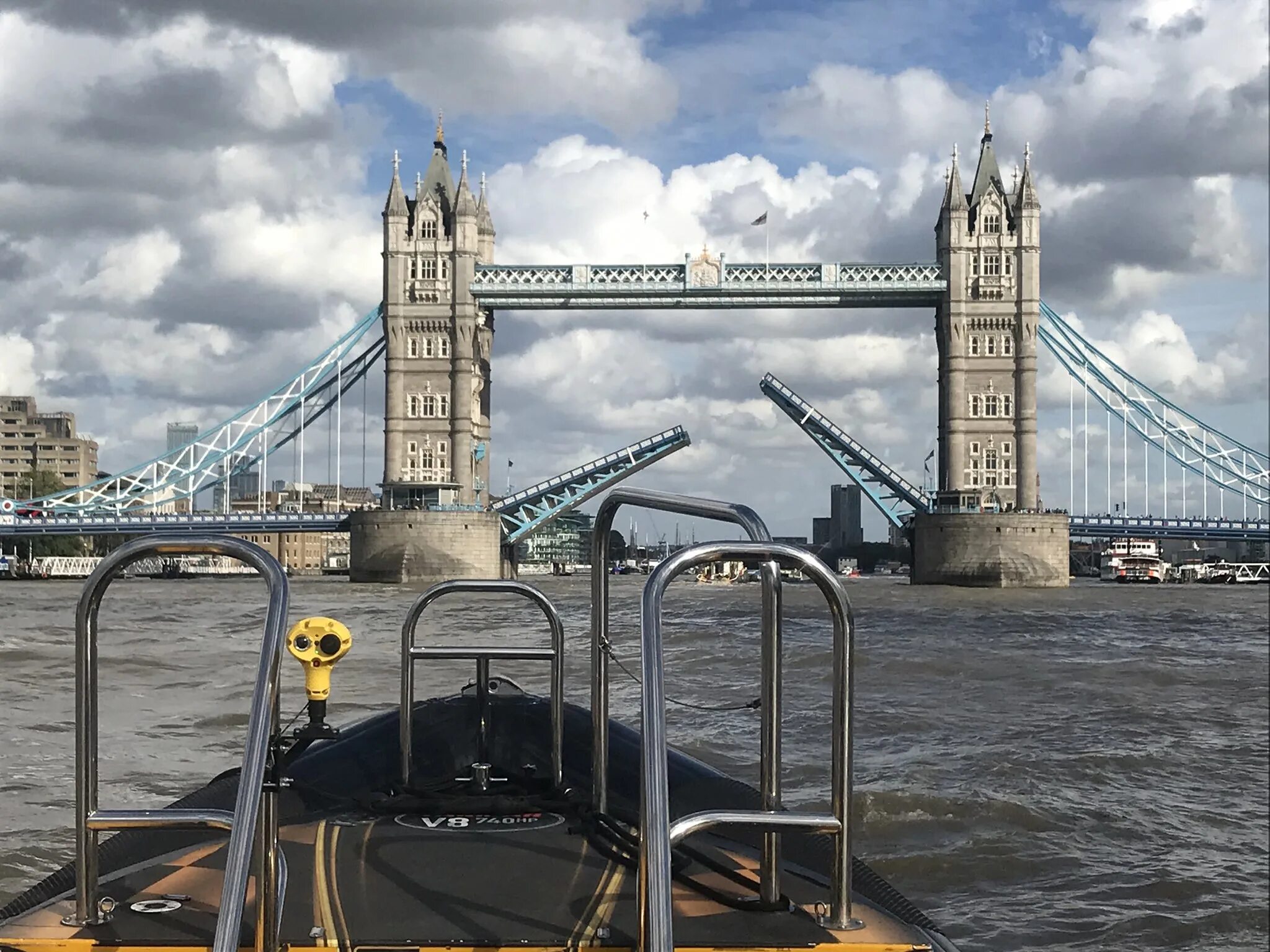 Включи london bridge. Тауэрский мост. Мост Тауэр в Лондоне. Мост ТОВЕР бридж. Тауэрский мост 2023.