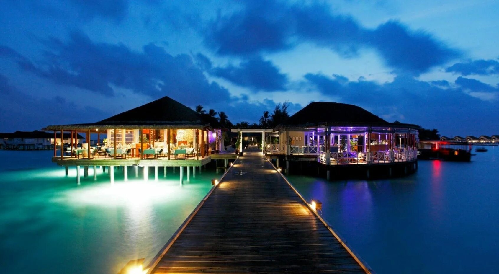 Centara grand island resort. Центара Гранд Мальдивы. Centara Grand Island Resort Spa Maldives. Centara Grand Island Resort & Spa 5*. Grand Island Resort & Spa Maldives 5*.