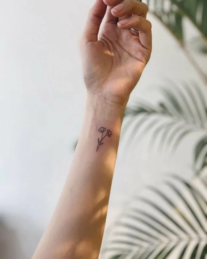 Тату птички на руке. Тату на запястье. Небольшие тату для девушек. Тату на руке для девушек маленькие. Тату на руке для девушек маленькие.