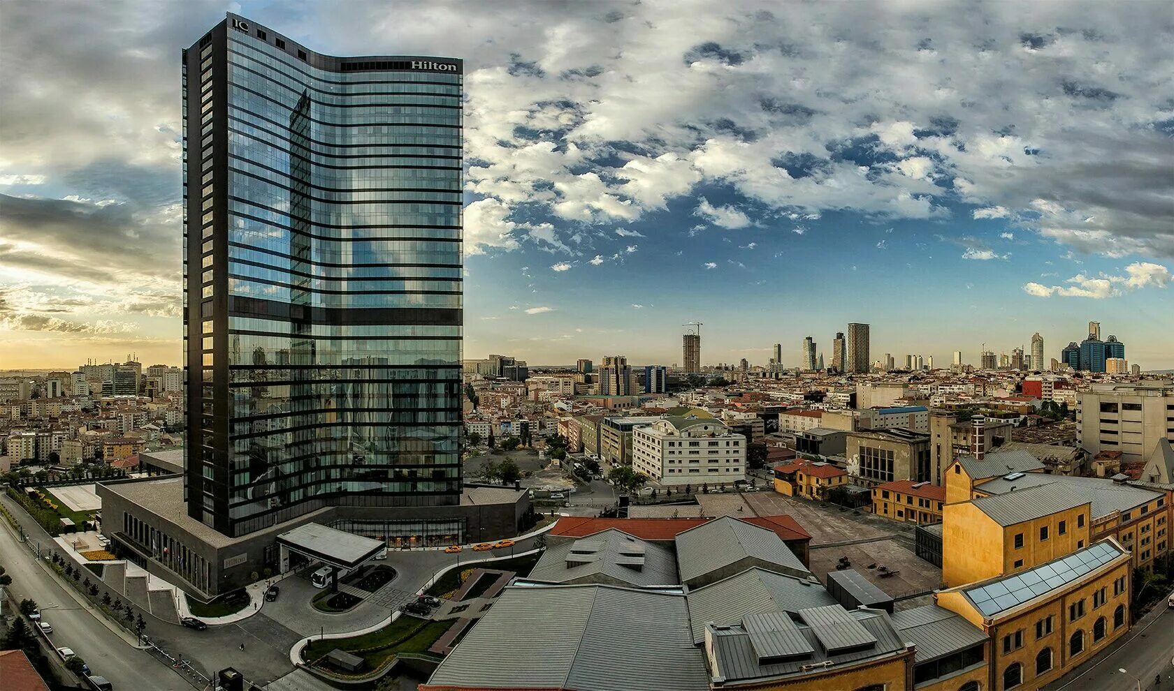 Hilton istanbul bomonti hotel & conference center 5*. Хилтон интернешнл. Bomonti residences by rotana istanbul. Бомонти стамбул район. Azure бизнес центр.