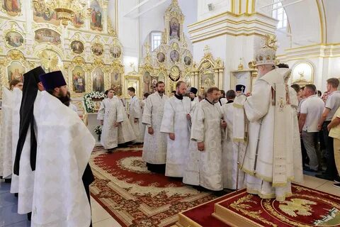 Митрополия что это