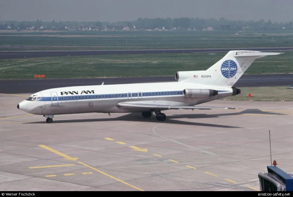 Reg 21. B 727 самолет Panam. Boeing 727-200 авиакомпании Pan American модель 148. Боинг 727 с боку. B 727 21.