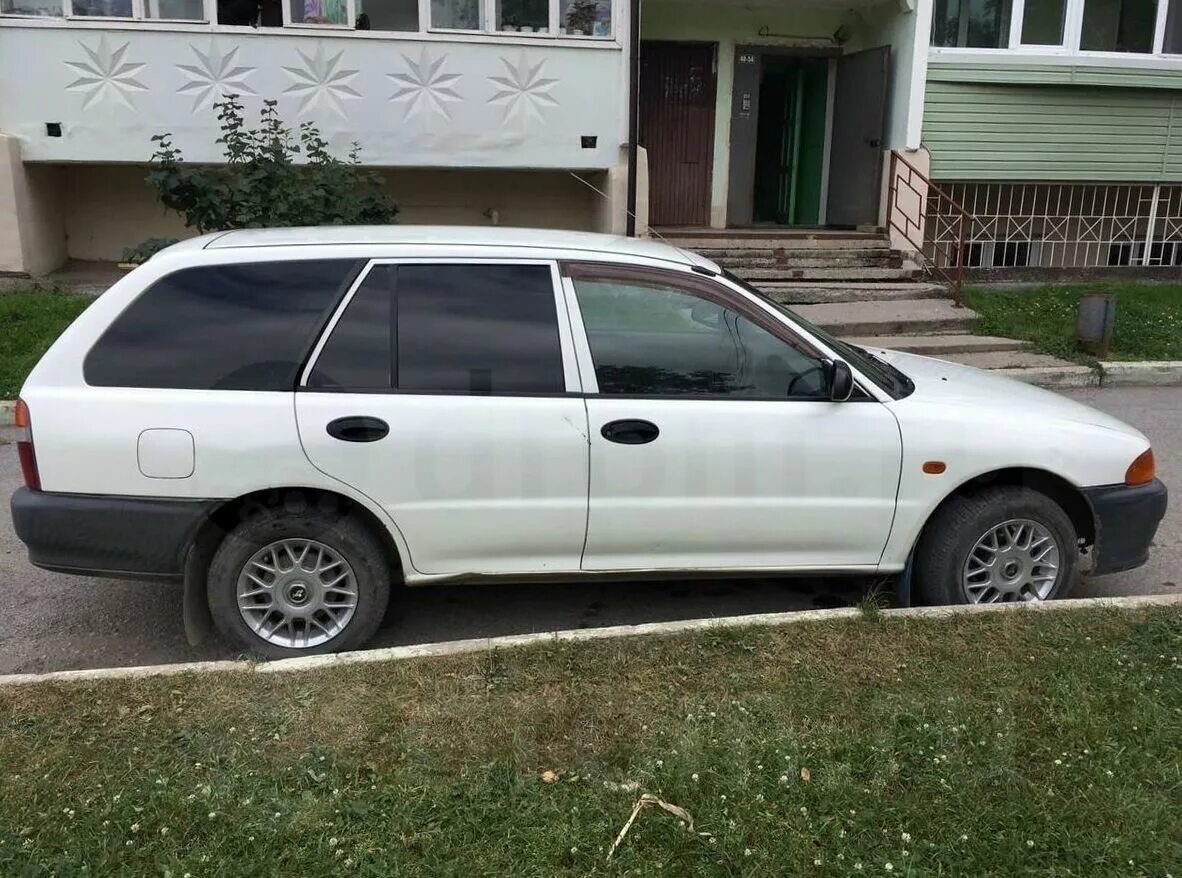 митсубиси либеро 2000