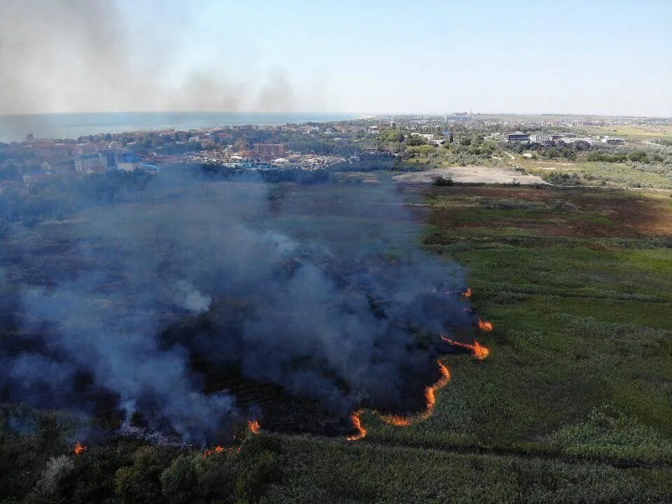 пожар в сафоново в частном доме. анапа лазурная 24 пожар. анапа ул лазурная пожар 2021. пожар в анапе 12. пожар в частном доме.