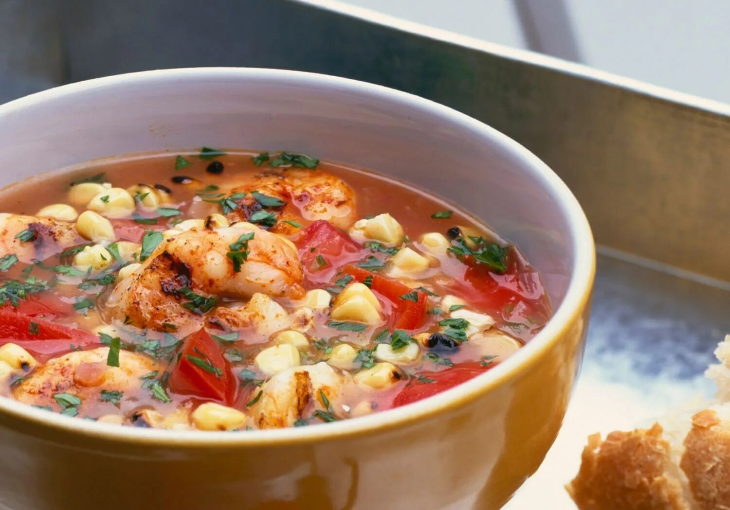 Суп с помидорами и картошкой. Суп по креольски. Овощной суп минестроне. Куриный суп по креольски. Суп Качукко Ливорнезе.