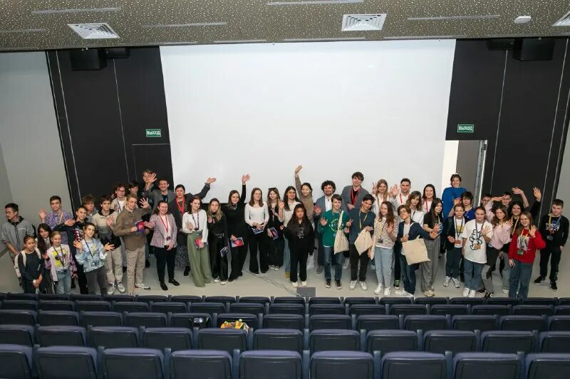 бизнес-информатика зарплата. высшая школа экономики профессии. высшая школа экономики магистратура нижний новгород. экономика аспирантура. высшая школа экономики москва специальности.