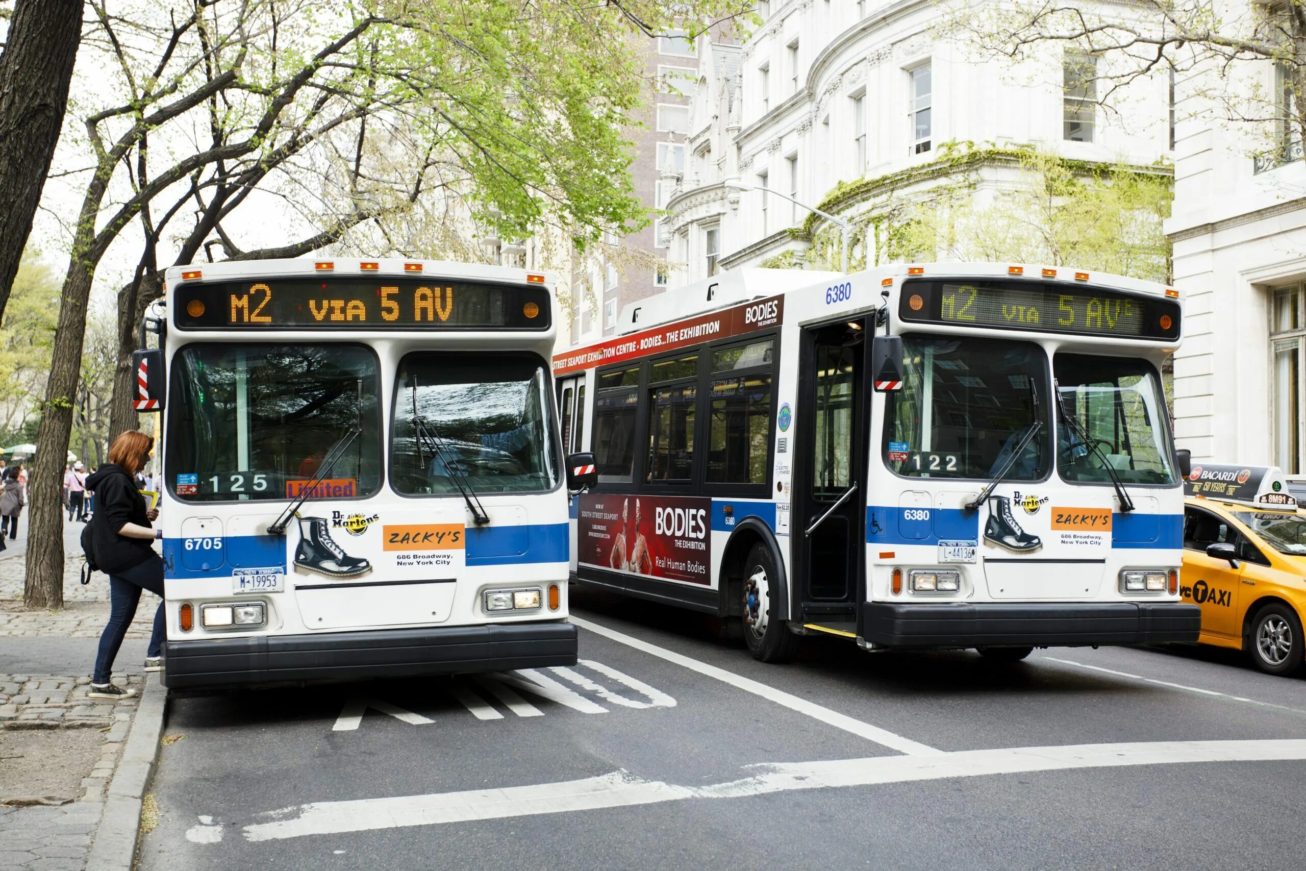 Наземный транспорт автобус. Metropolitan Transportation Authority (Нью-Йорк). Автобус MTA Нью Йорк. Городской транспорт США. Общественный транспорт Нью-Йорка.