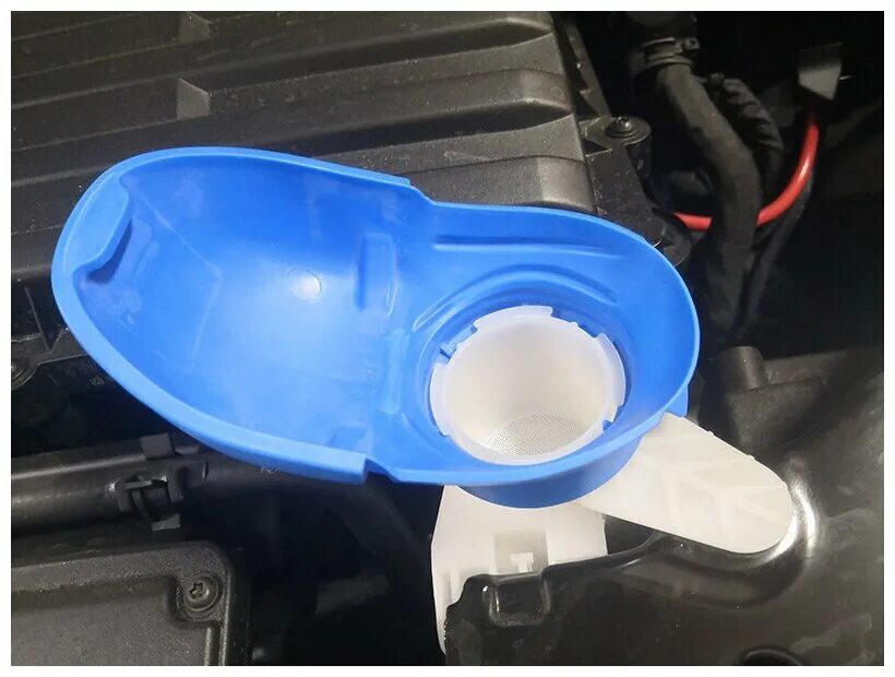 крышка омывающей жидкости