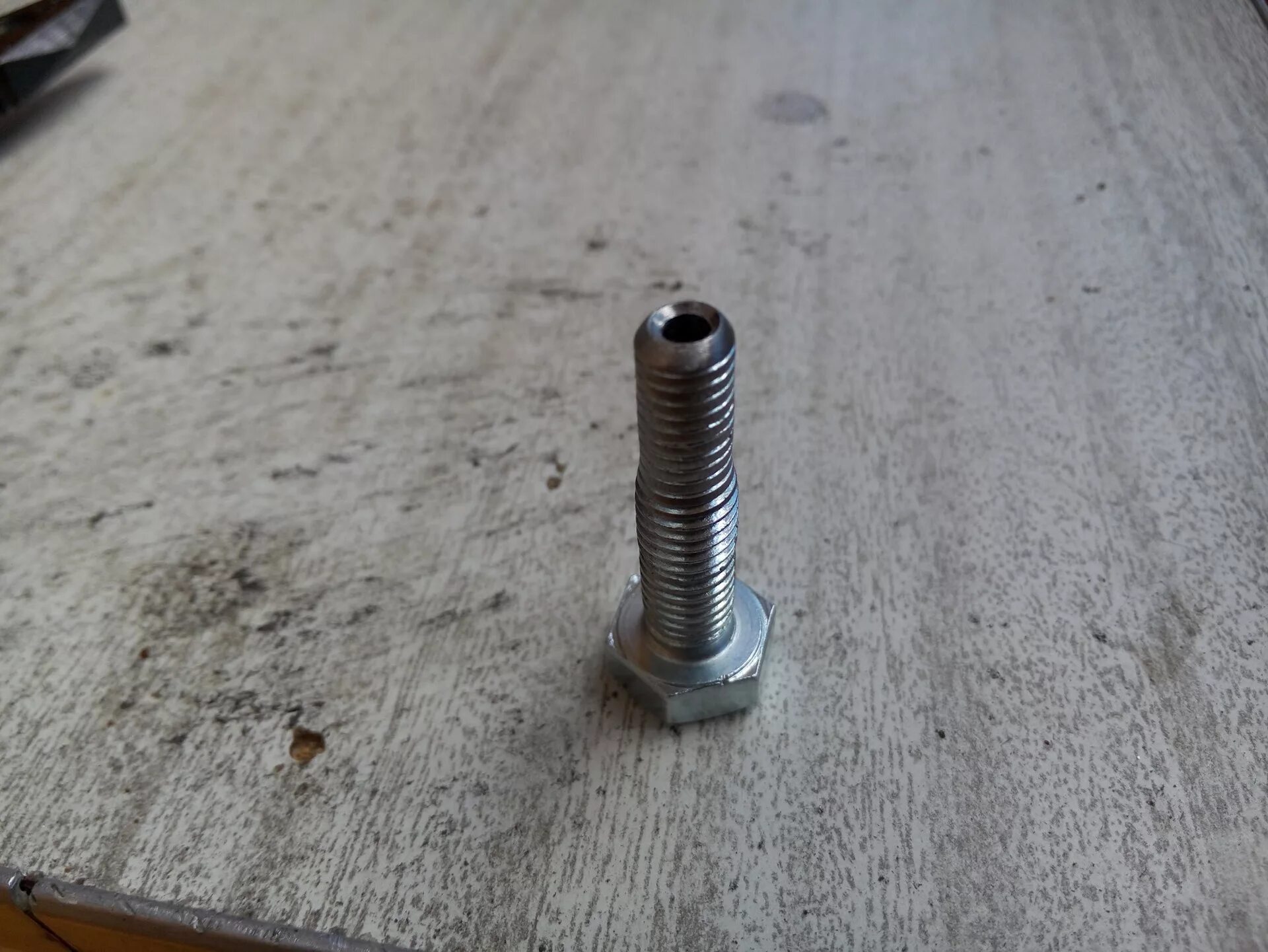 Штуцер радиатора акпп киа. Сломался штуцер. Сломался штуцер. Штуцер картерных газов рено логан. 87808 frenkit штуцер.