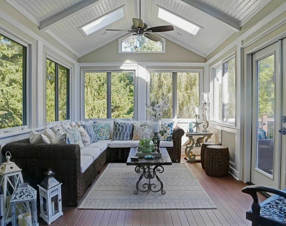 10 Most Fantastic Sunroom Designs To Boost Your Mood - Talkdecor Patio design, E