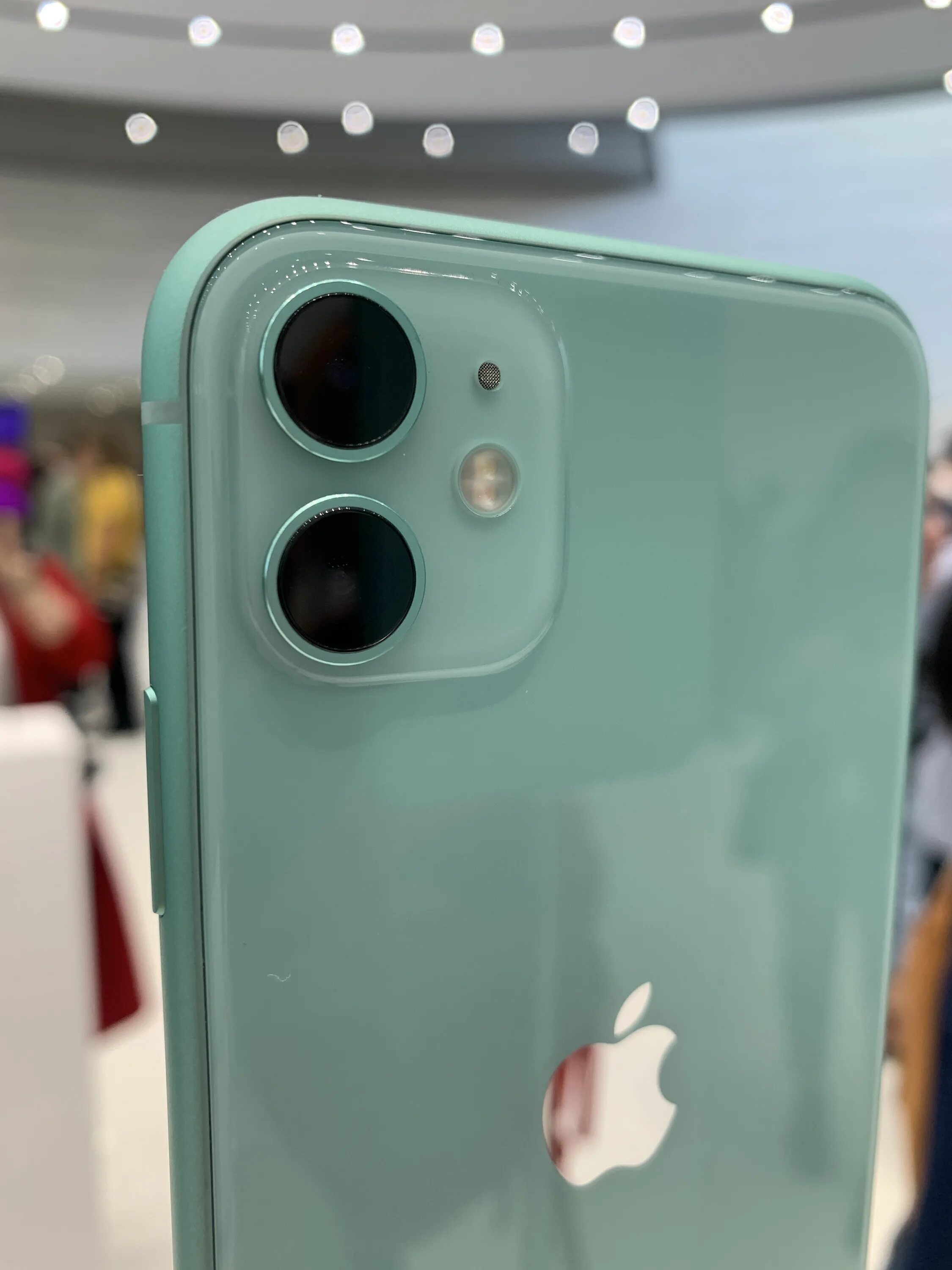 Телефон 11 й. Iphone 11 Pro Max Green. Iphone 11 Pro зеленый. Iphone 11 Pro 64gb зеленый. Айфон 11 Промакс мятный.