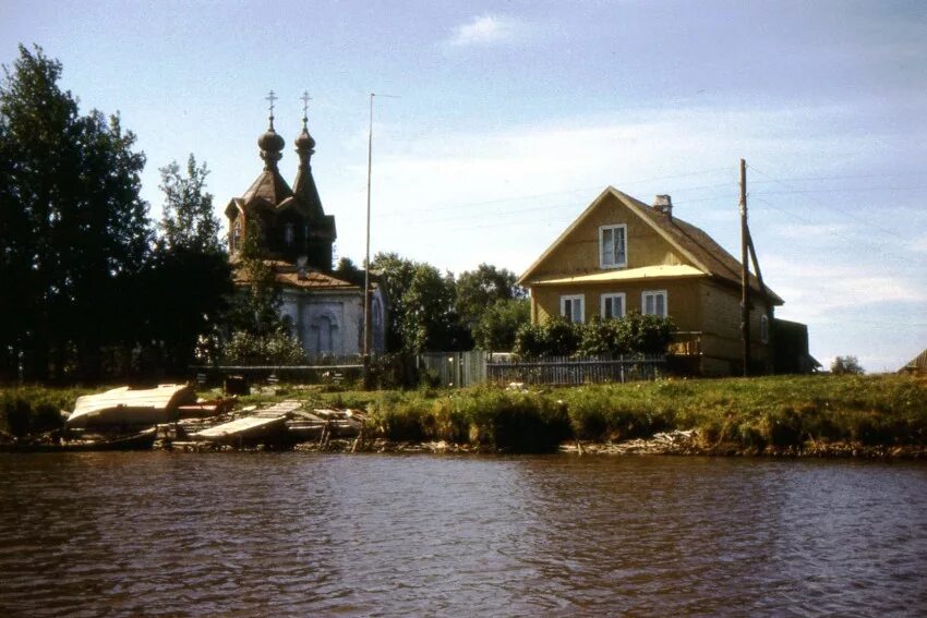 Купить деревне черная. Деревня чёрное Ленинградская область. Д черное Ленинградская область Кировский район. Храм пророка Илии в деревне черное.. Чёрное (Кировский район).