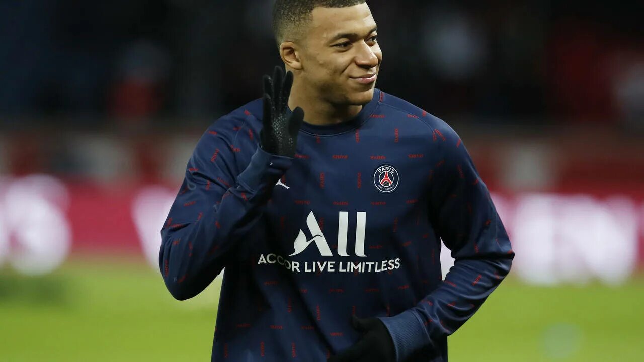 самый дорогой игроктв футболе. самый дорогостоящий футболист. джуд беллингем fifa 23. самый дорогой футболист 2024. топ 10 футболистов.