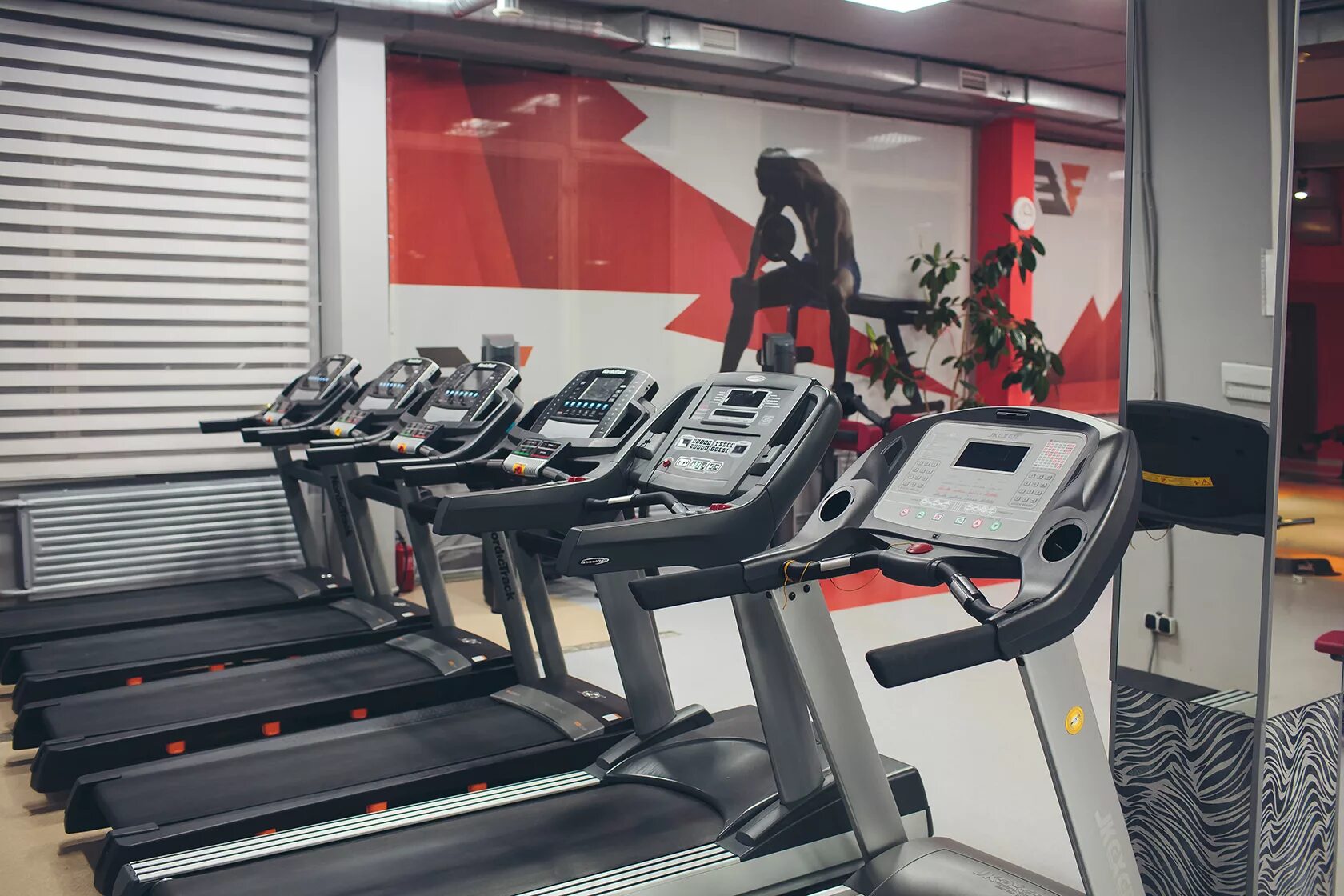 B-gym, уфа, айская улица. Аквамарин махачкала спортзал. Тренажерный зал ключи. Нижнекамск клевер фитнес. Тренажёрный зал санаторий ассы.