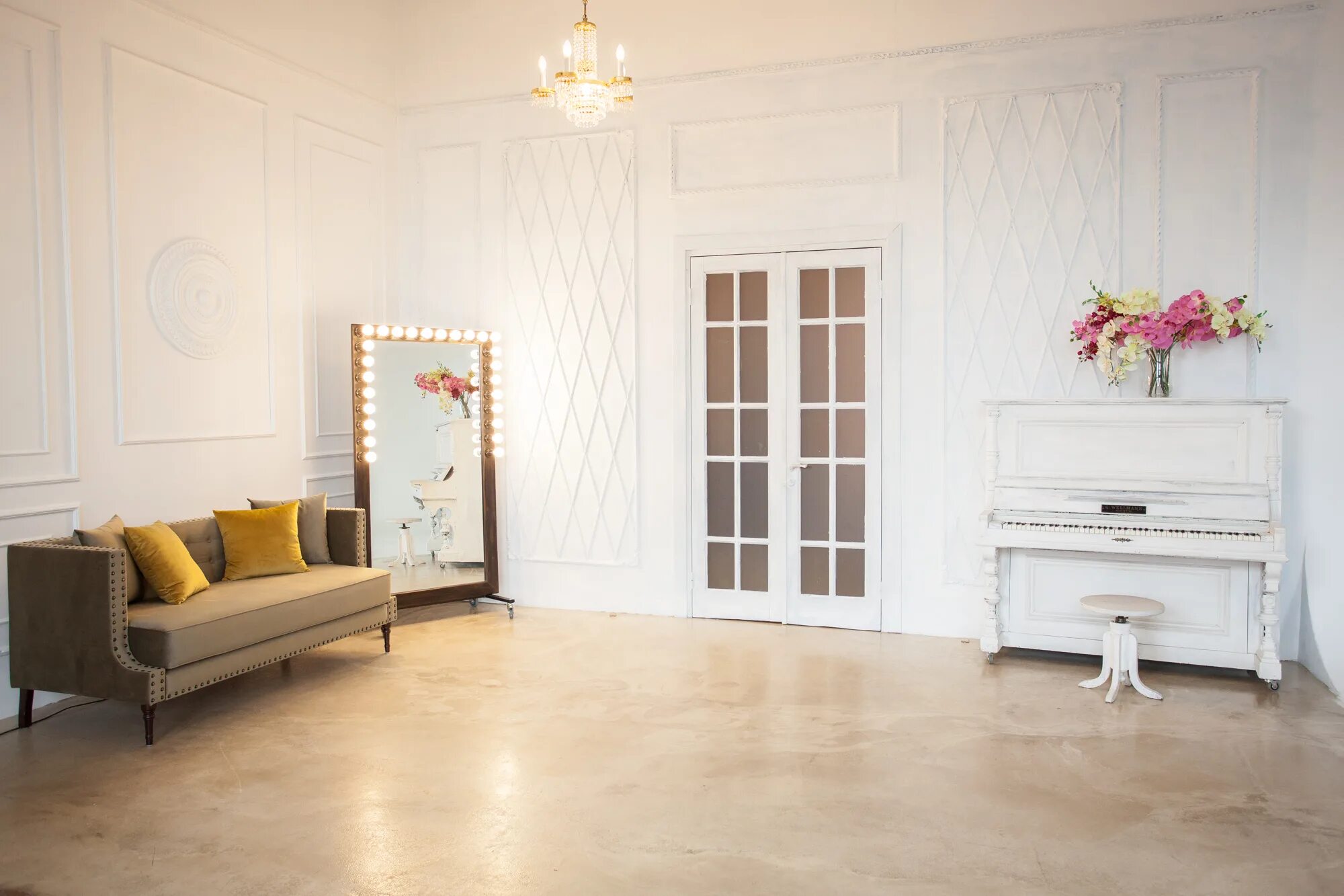 Студии минска для фотосессии. Студия в минске. Фотостудия забронировать. Студии минска для фотосессии. Руалье фотостудия.