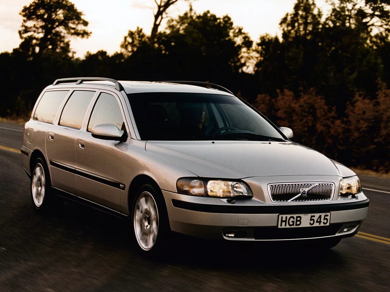 Вольво второе поколение. Volvo v70 2 поколение. Вольво с70. Volvo v70 2000-2007. Volvo v70 2000.