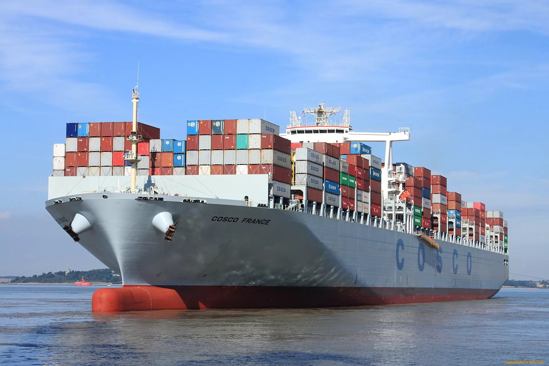 Морской грузовой транспорт. Пассажирское и грузовое судно. Современные торговые корабли. Пассажирское судно. Пассажирское судно.