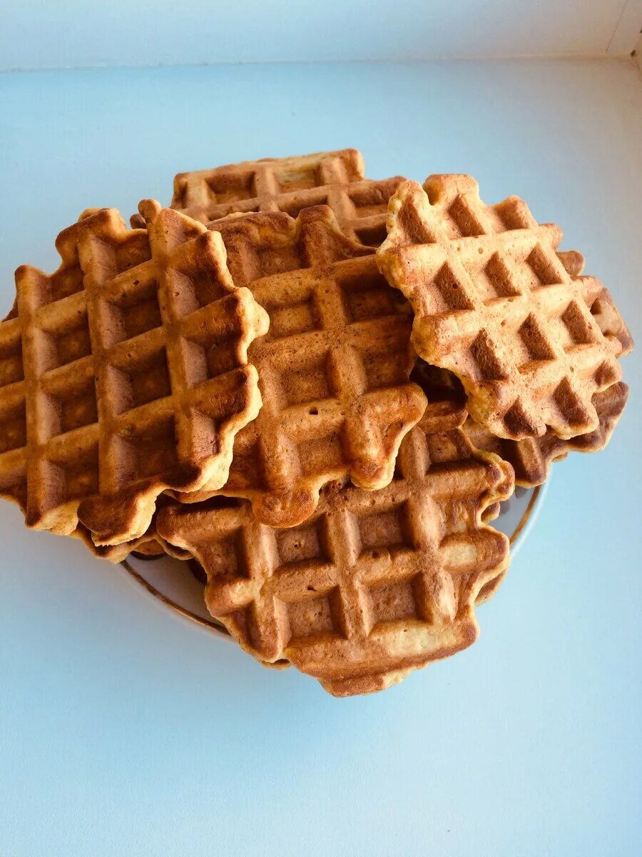 Вафли квадратные. Вафли классические. Бельгийские вафли. Венские вафли в электровафельнице. Эдвин бельгийские вафли.