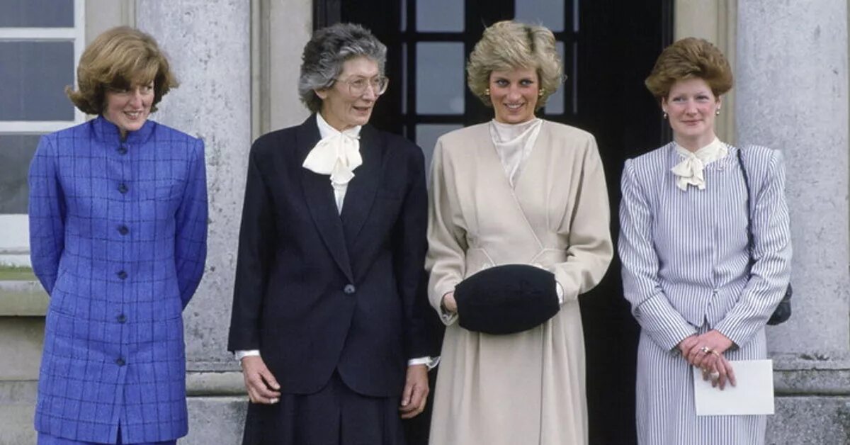 сколько лет сестры дианы