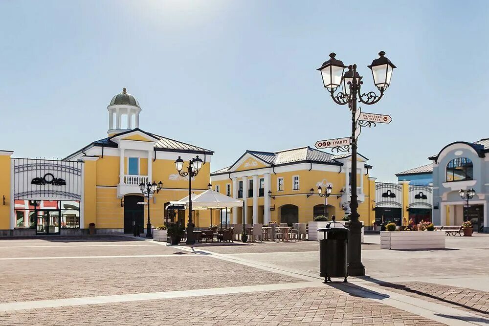 Outlet адреса. Аутлет Вилладж Котельники. Аутлет белая дача Котельники. Аутлет Вилладж белая дача Москва. ТЦ Outlet Village белая дача.