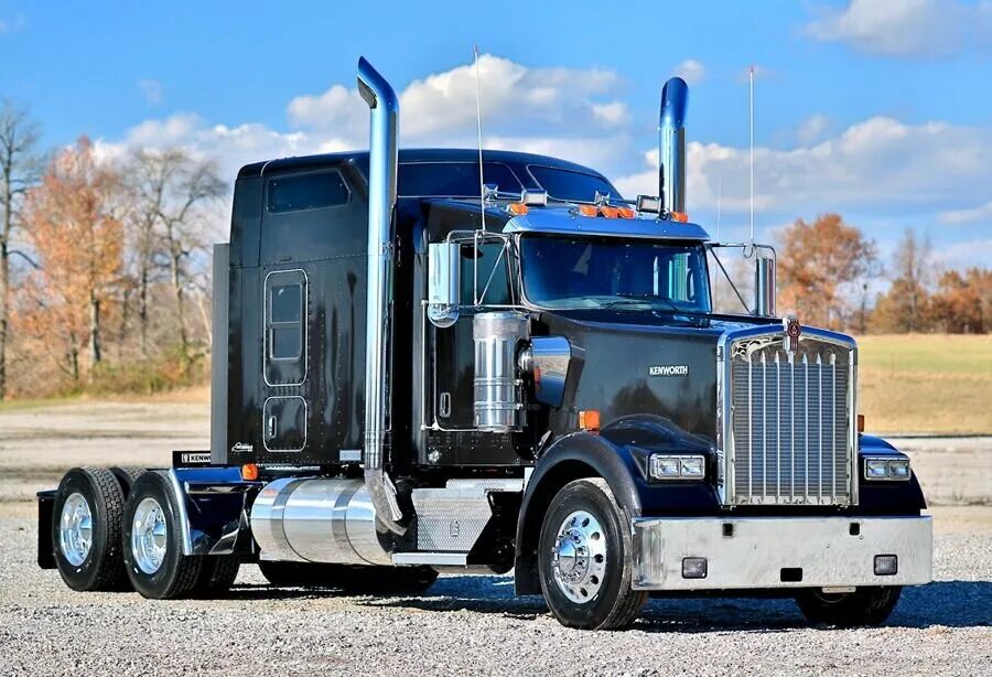 Кенворд тягач w900. Сколько траков в сша. Кенворт w900 новый. Тягачи вольво vnl 780. Dodge ram 3500 laramie.