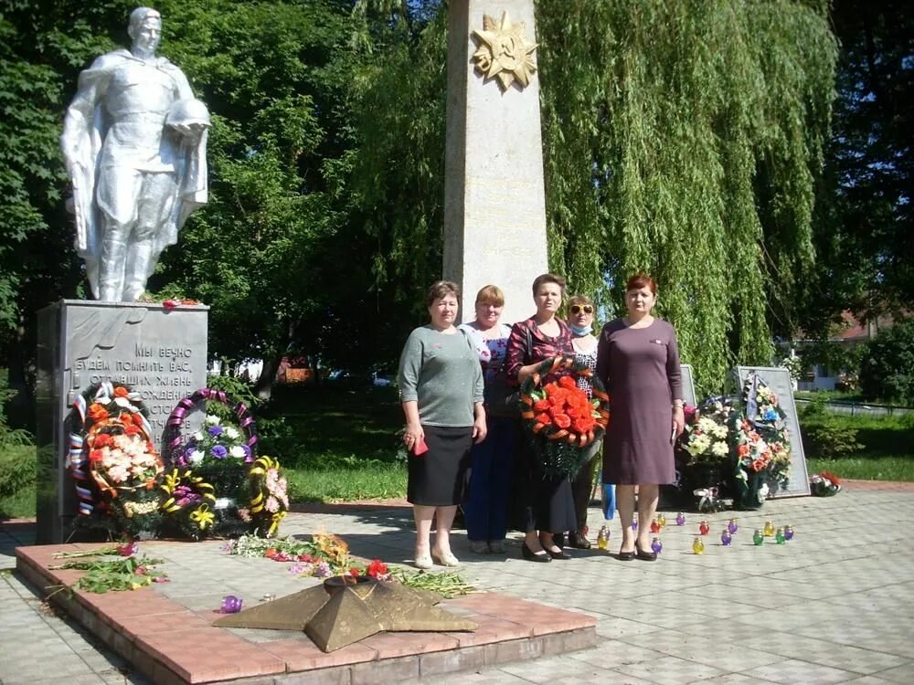 Шаблыкино Орловская обл. Шаблыкино Орловская область Братская могила. Шаблыкино Орловская область сквер. Шаблыкино Орловская область памятники. Погода в хотьково орловская область шаблыкинский район