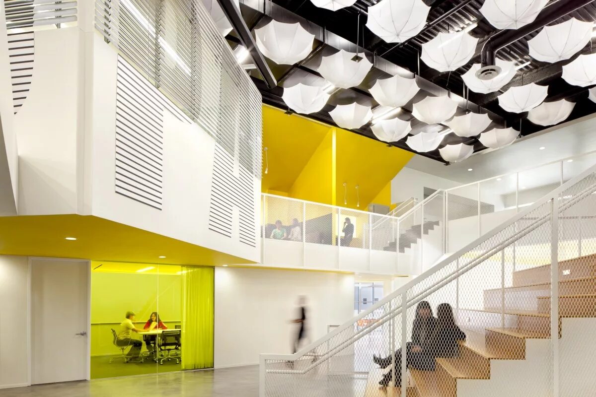 Оформление внутреннего пространства. Креативное пространство. Международная школа креативных технологий «тумо». Хэмилтона денверского музея искусств. Офис в стиле эко-френдли.