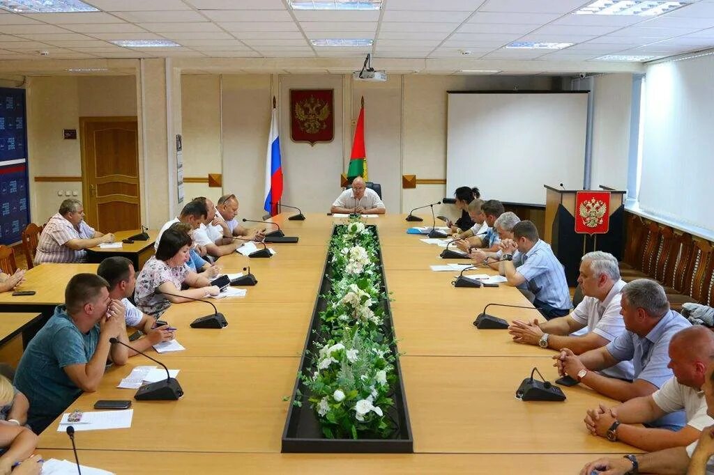 Мэрия Брянска. Городская администрация Брянск. Брянская районная администрация. Здание администрации Брянской области. Главные новости брянска