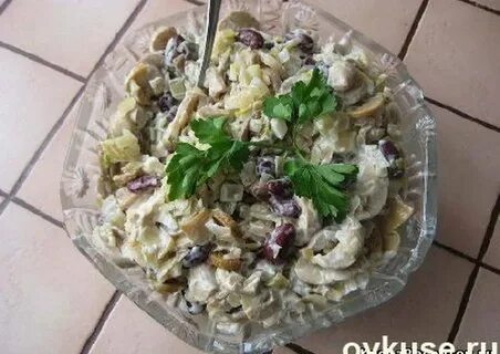 Курица с солеными огурцами и сыром