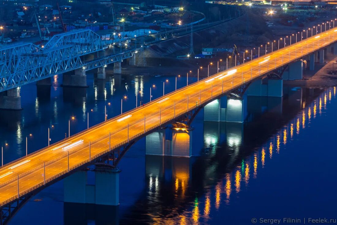 В красноярске на николаевском мосту. Николаевский мост Красноярск. Ермолаевский мост Красноярск. Коммунальный мост Красноярск. Николаевский мост Новосибирск.