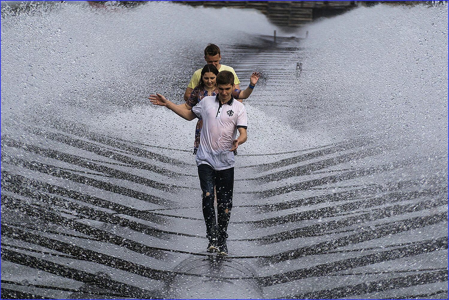 Песня малыш шагает. Вместе весело шагать. Шагаем вместе. Вместе весело шагать по просторам. Шагать по жизни с друзьями.